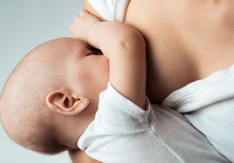 een kind met psoriasis borstvoeding geven